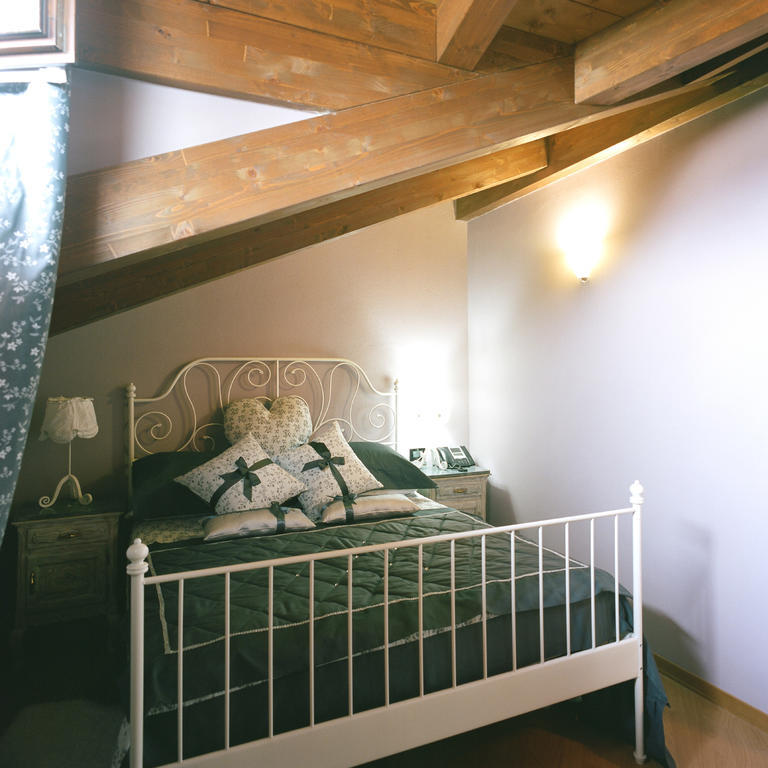 Tenuta Roletto Cuceglio Szoba fotó